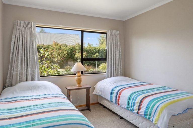 Photo of property in 8 Astelia Way, Waipahihi, Taupo, 3330