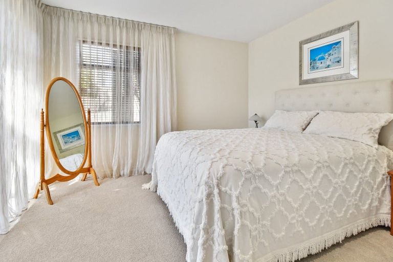 Photo of property in 37 Clyside Avenue, Half Moon Bay, Auckland, 2012