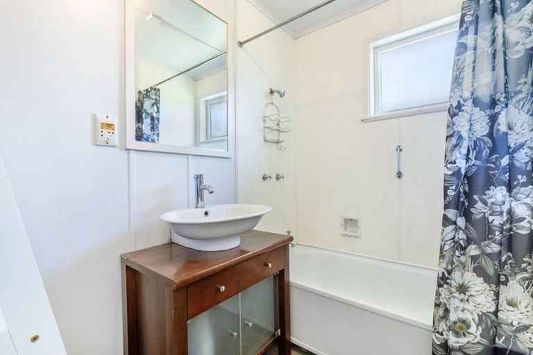 Photo of property in 191 Te Rangitautahanga Road, Turangi, 3334