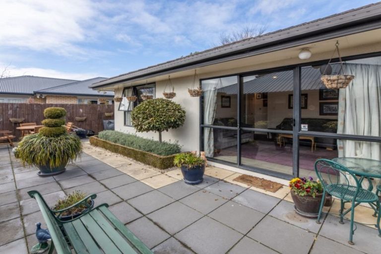 Photo of property in 2/14 Innisfree Place, Northwood, Christchurch, 8051