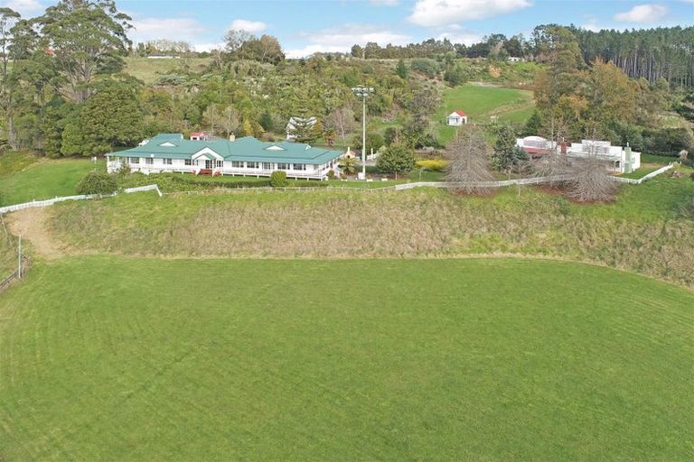 Photo of property in 59 Chamberlain Road, Bombay, 2675