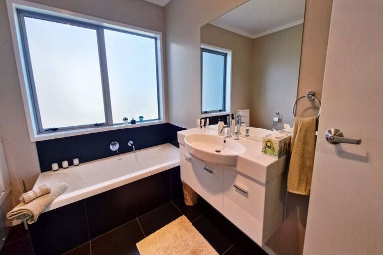 Photo of property in 1 Wilson Road, Urenui, 4375