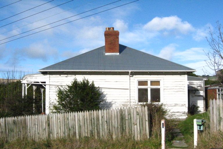 Photo of property in 1 Athol Place, Ravensbourne, Dunedin, 9022