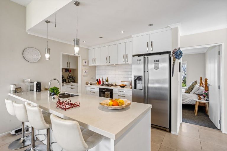 Photo of property in 7 Lockyer Road, Kumeu, 0810