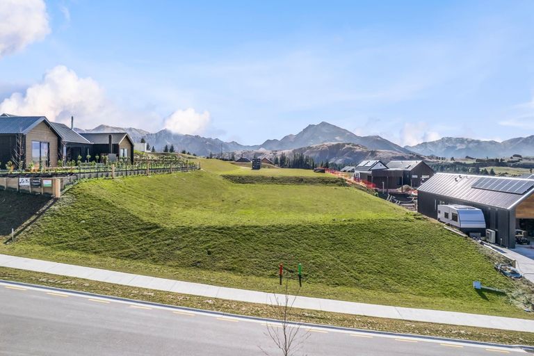 Photo of property in Northlake, 4 Carrickmore Crescent, Wanaka, 9305