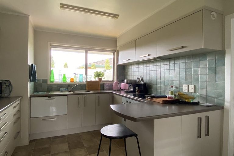 Photo of property in 2/76 Wellington Street, Howick, Auckland, 2014
