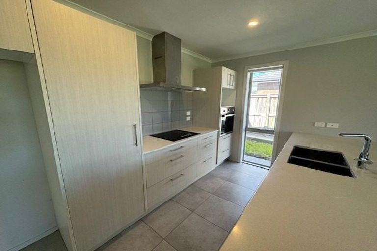 Photo of property in 12 Richardson Road, Omokoroa, 3114