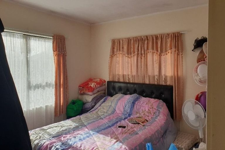 Photo of property in 2/13 Crown Crescent, Otara, Auckland, 2023