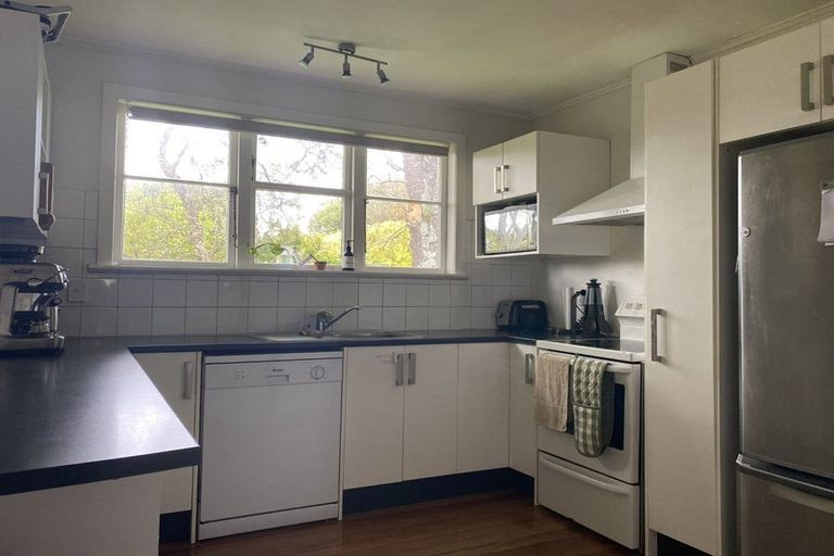 Photo of property in 68 The Drive, Tawa, Wellington, 5028