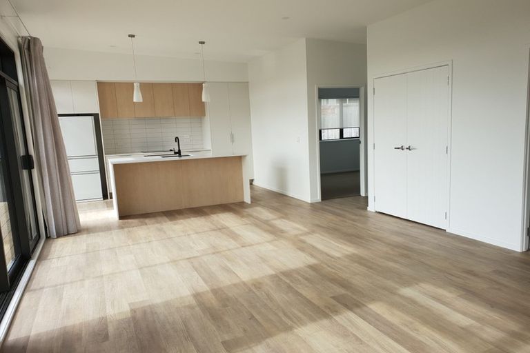 Photo of property in 19a Braemar Road, Rothesay Bay, Auckland, 0630