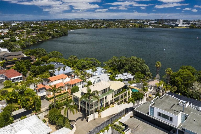 Photo of property in 254a Hurstmere Road, Takapuna, Auckland, 0622