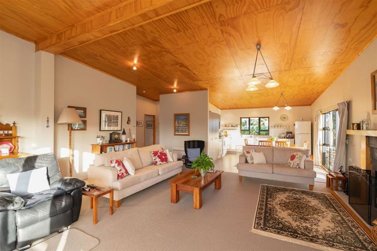 Photo of property in 28 Kent Avenue, Waitarere Beach, Levin, 5510