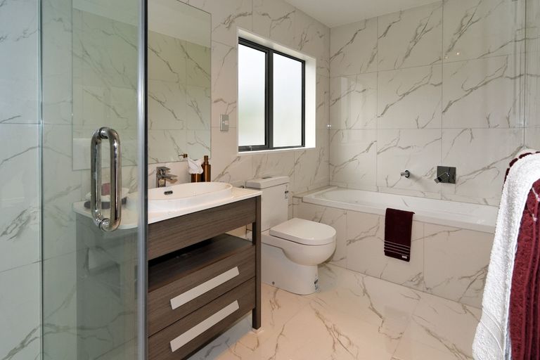 Photo of property in 18c Oriana Avenue, Lynfield, Auckland, 1042