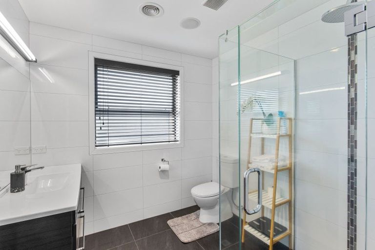 Photo of property in 47 San Priamo Place, Paraparaumu Beach, Paraparaumu, 5032