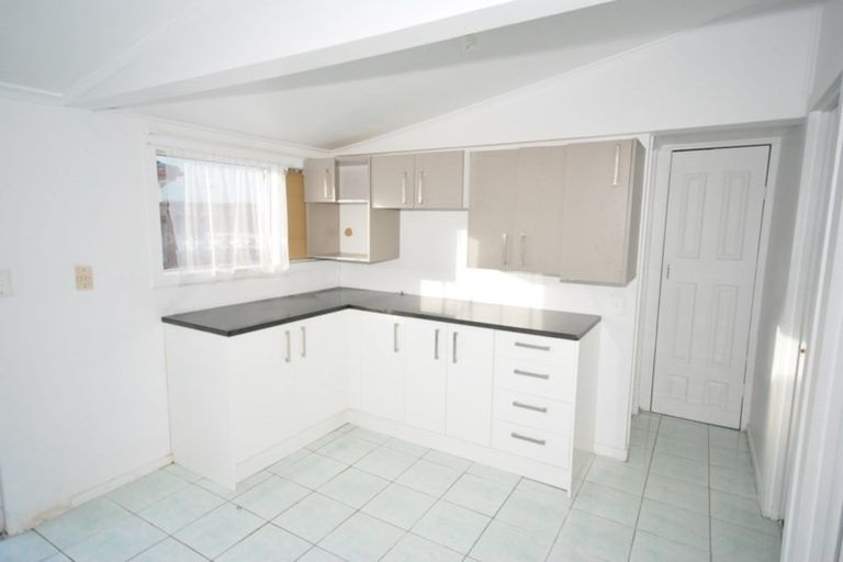 Photo of property in 16 Nan Place, Pakuranga Heights, Auckland, 2010