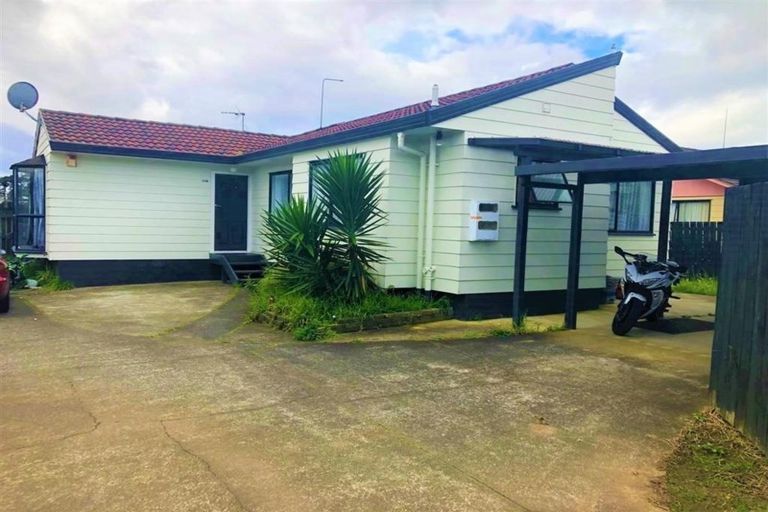 Photo of property in 2/39 Kopara Place, Clendon Park, Auckland, 2103