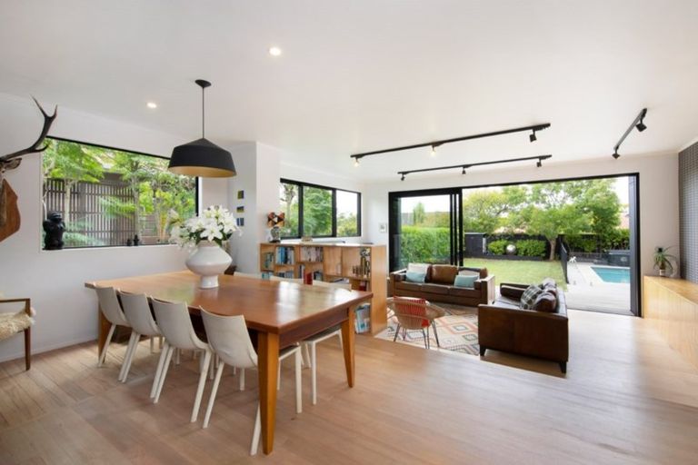 Photo of property in 49 Moa Road, Point Chevalier, Auckland, 1022