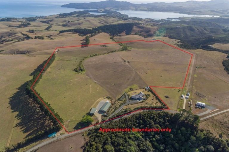 Photo of property in 601 Cable Bay Block Road, Cable Bay, 0420