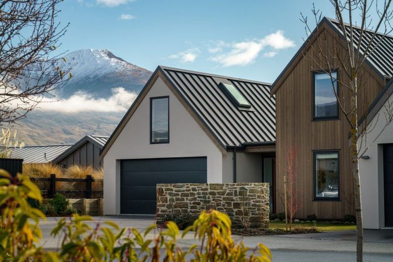 Photo of property in 3 Marjon Drive, Wanaka, 9305