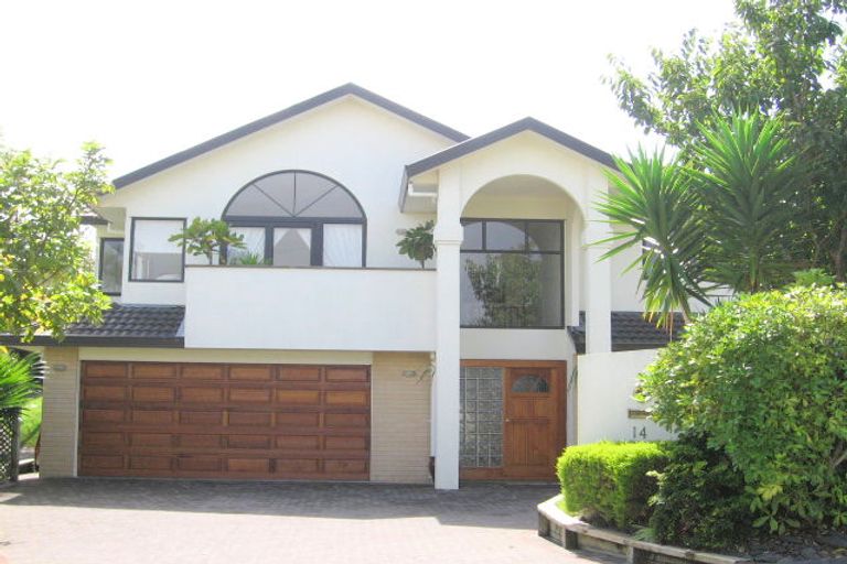 Photo of property in 14 Taroka Close, Pinehill, Auckland, 0632