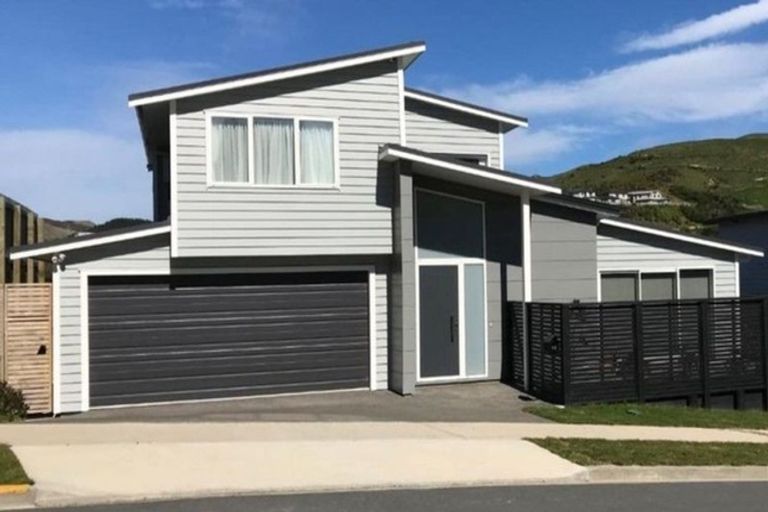 Photo of property in 14 Crompton Avenue, Churton Park, Wellington, 6037