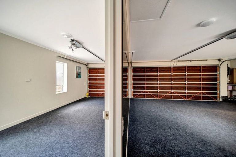 Photo of property in 23 Laurel Oak Drive, Schnapper Rock, Auckland, 0632