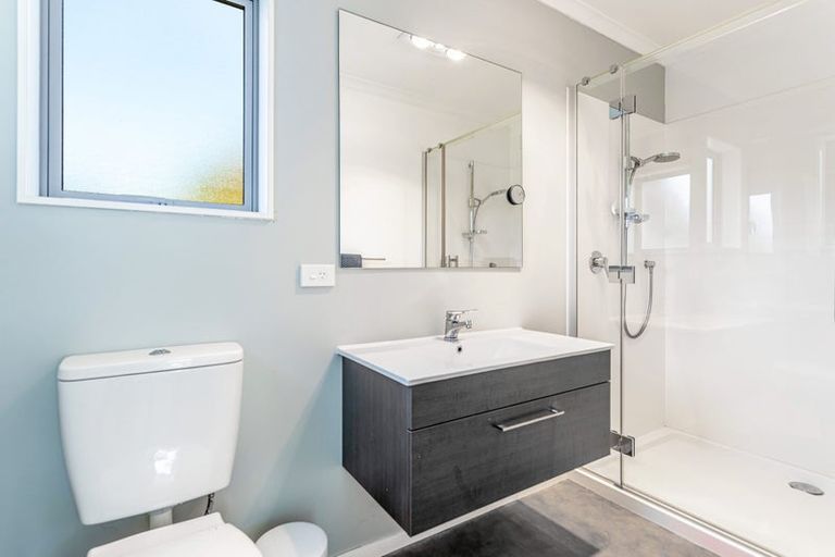 Photo of property in 16 Donald Place, Stillwater, Silverdale, 0993