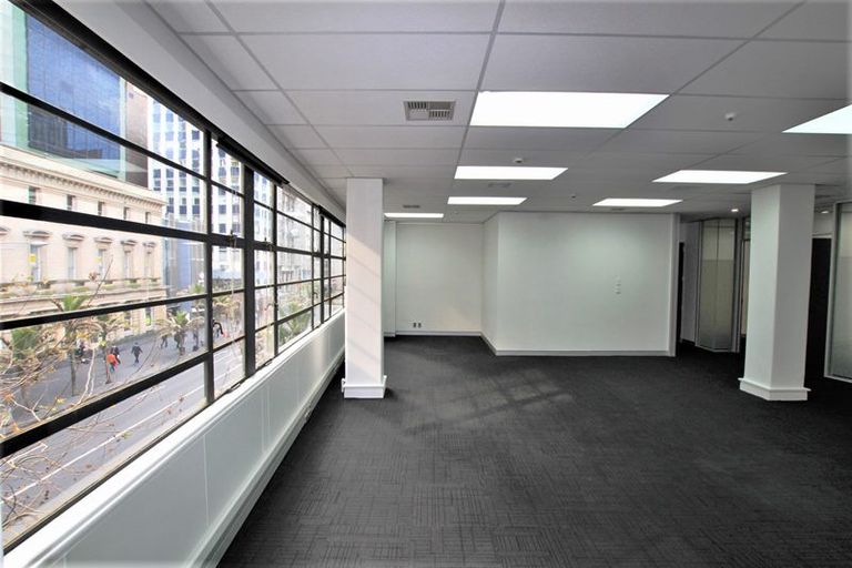 Photo of property in 112 Queen Street, Northcote Point, Auckland, 0627