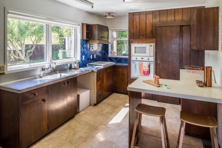 Photo of property in 10 Compass Way, Whitby, Porirua, 5024