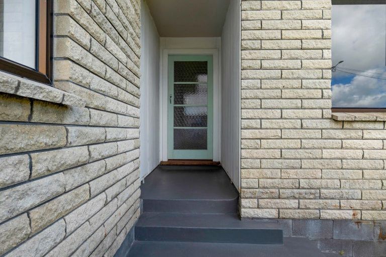 Photo of property in 72 Reid Avenue, Hawera, 4610