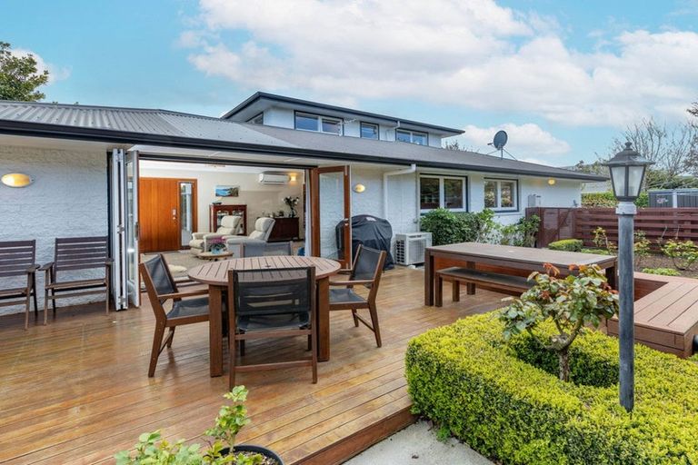 Photo of property in 2/19 Raxworthy Street, Ilam, Christchurch, 8041