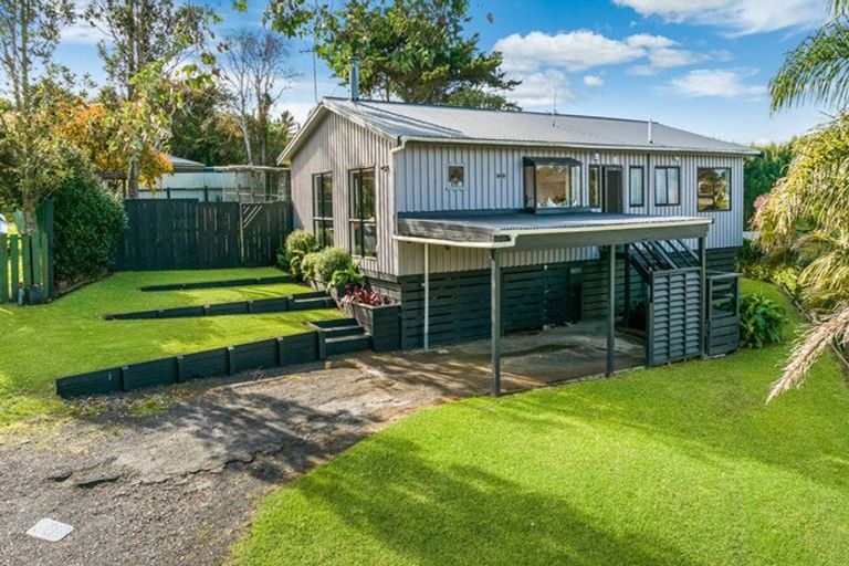 Photo of property in 60 Hamilton Drive, Waiuku, 2123
