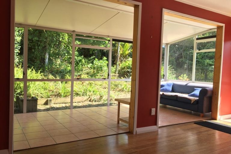 Photo of property in 7 Osmond Court, Sunnyvale, Auckland, 0612