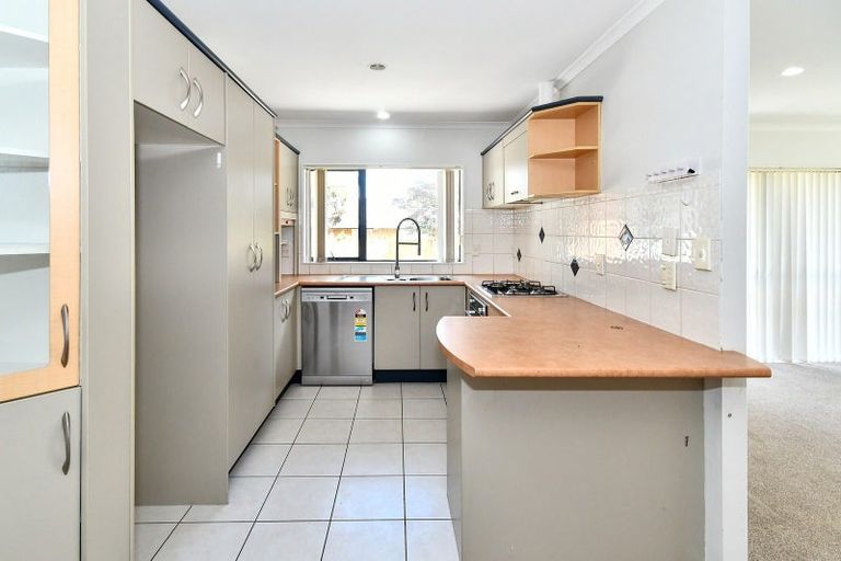 Photo of property in 10 Boderg Way, East Tamaki, Auckland, 2016