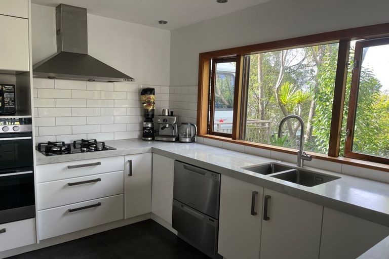 Photo of property in 1/28 Gulf View Road, Murrays Bay, Auckland, 0630