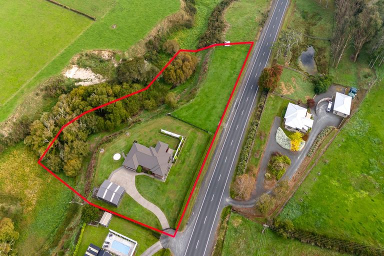 Photo of property in 2121 Kakaramea Road, Ngahinapouri, Hamilton, 3290