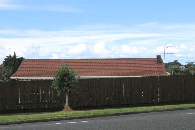 Photo of property in 1/170 Titirangi Road, New Lynn, Auckland, 0600