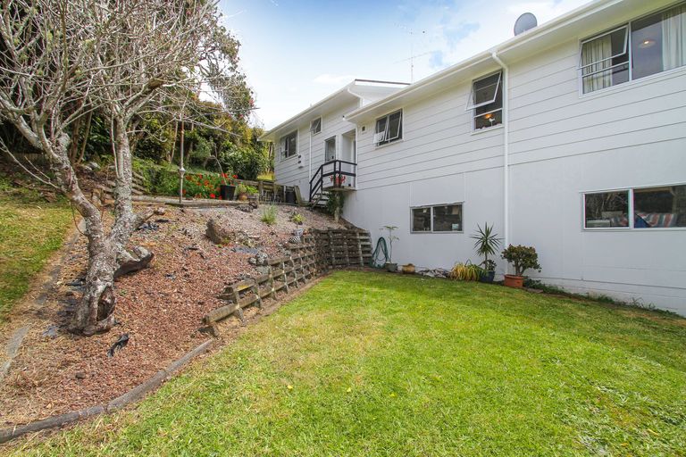 Photo of property in 52 Weatherly Road, Torbay, Auckland, 0630