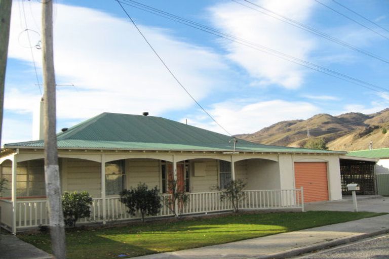 Photo of property in 7 Donegal Street, Cromwell, 9310