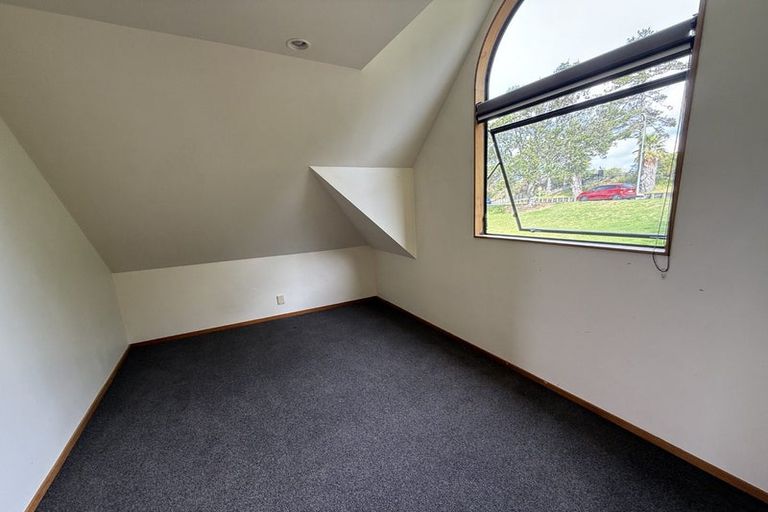 Photo of property in 1/194 Whangaparaoa Road, Red Beach, 0932