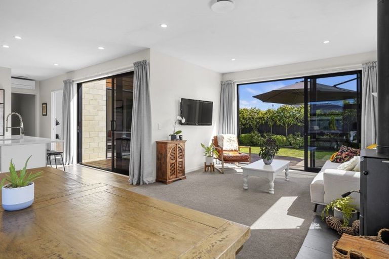 Photo of property in 22 Awa Place, Rangiora, 7400