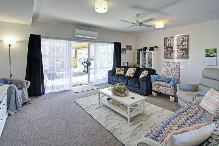 Photo of property in 1/26 Roberts Road, Lansdowne, Masterton, 5810