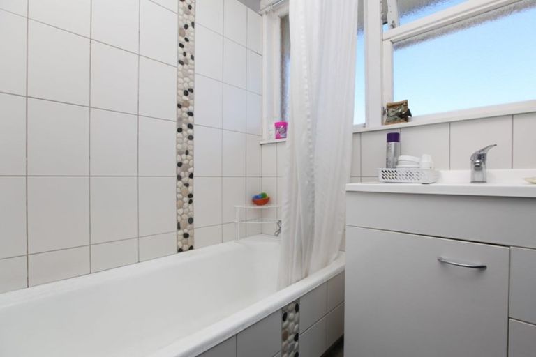 Photo of property in 106 Mount View Road, Melville, Hamilton, 3206