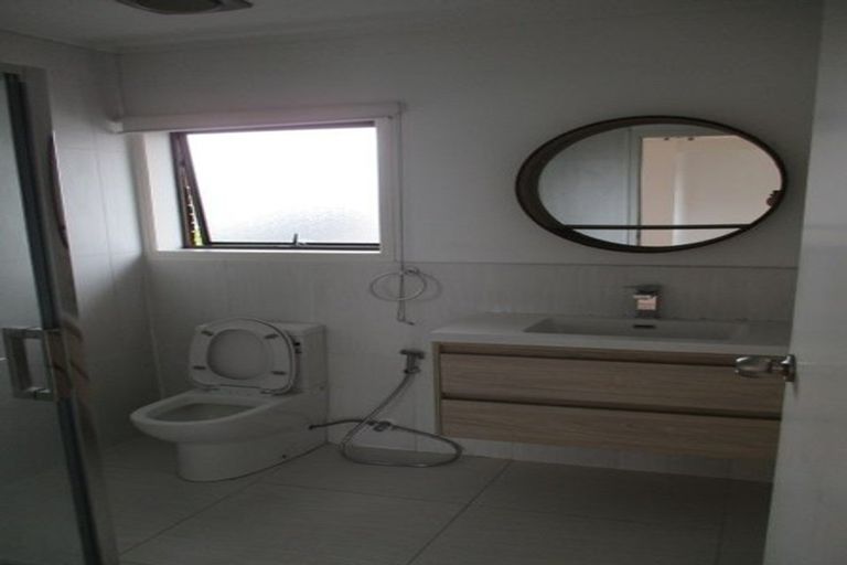 Photo of property in 2/14a Kurnell Drive, Botany Downs, Auckland, 2010