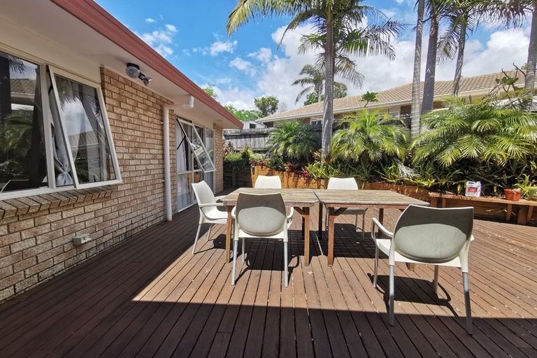 Photo of property in 5 Pukatea Avenue, Albany, Auckland, 0632