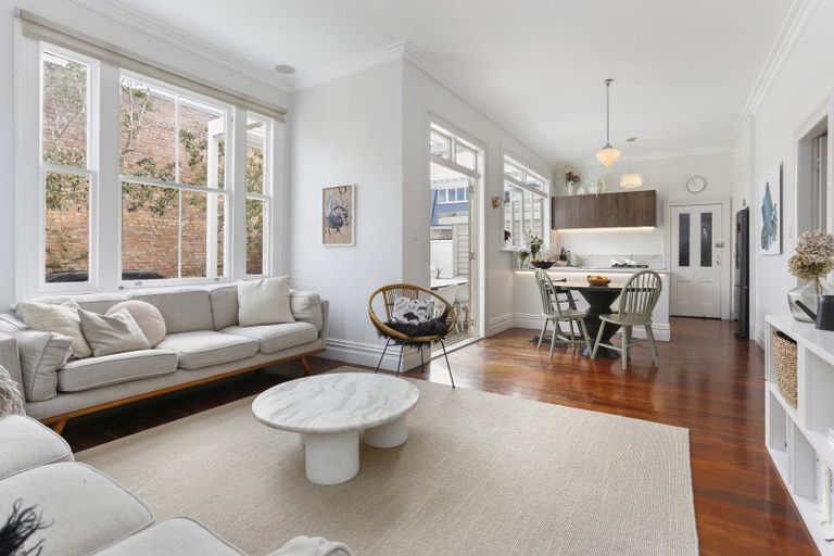 Photo of property in 2 Kawerau Avenue, Devonport, Auckland, 0624