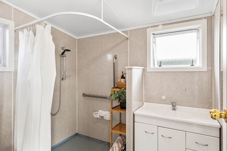 Photo of property in 11 Duke Street, Levin, 5510