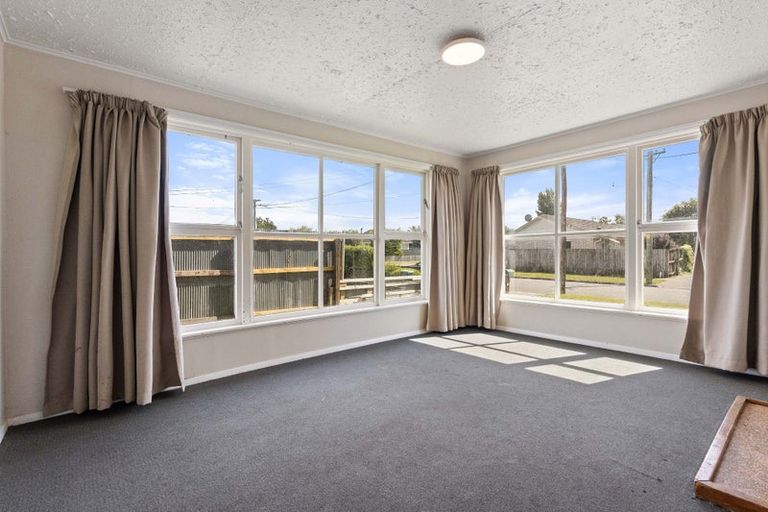 Photo of property in 18 Paddington Street, Northcote, Christchurch, 8052