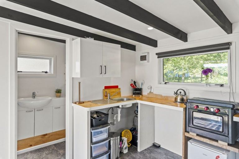 Photo of property in 33 Ratadale Road, Reikorangi, Waikanae, 5391