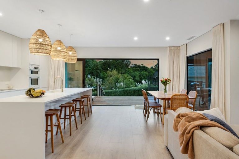 Photo of property in 25a Marvon Downs Avenue, Pakuranga Heights, Auckland, 2010